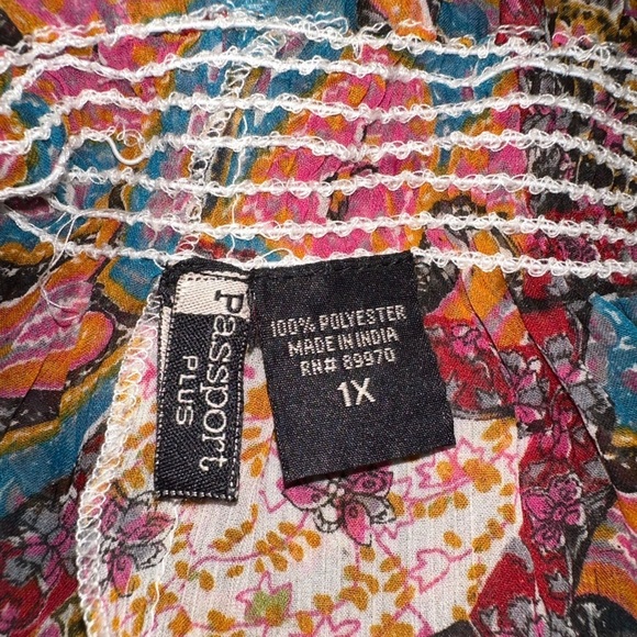 EUC Passport plus women blouse. Patchwork style sheer fabric size plus 1X - Picture 7 of 7